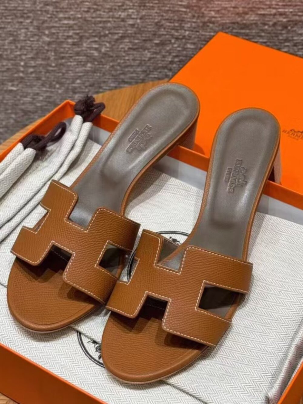 Hermès Oasis Heeled Slide Brown Leather Sandals
